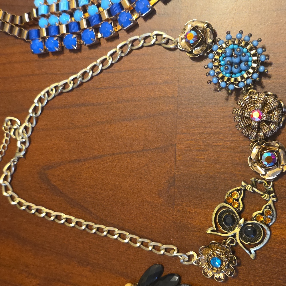 Vinrage Elegant Multicolor Statement Necklace Sets All 4 Pieces - Picture 4 of 5